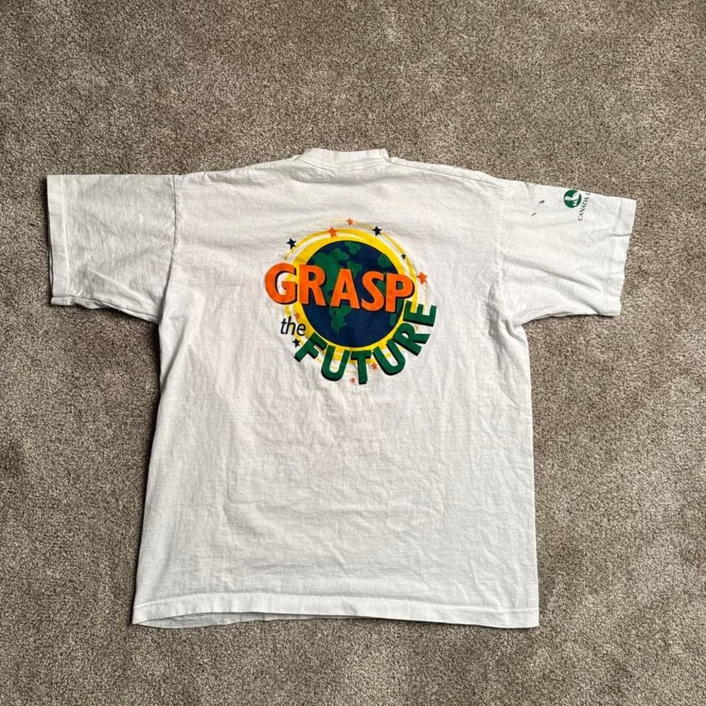VINTAGE FRUIT OF THE LOOM "GRASP THE FUTURE" GRAPHIC TEE